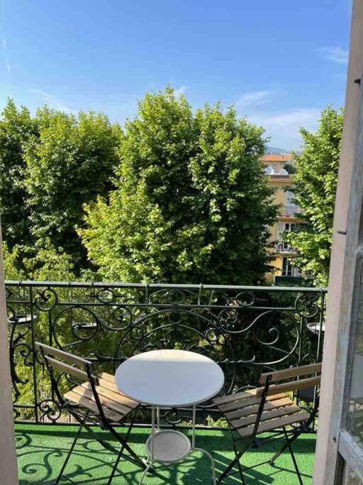 Appartement Lovely With 2 Bedrooms Liberation *
